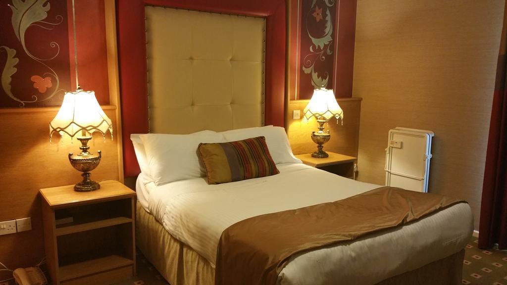 Glenavon House Hotel คุกส์ทาวน์ ภายนอก รูปภาพ